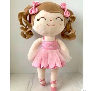 Leyadoll Ballet Girl,
Gloveleya Ballerina Curly
Hair Doll Skin Tone